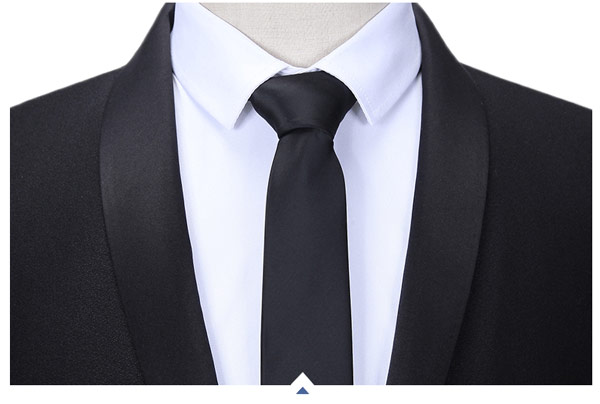 一粒扣青果領商務西裝定制領型細節特寫圖